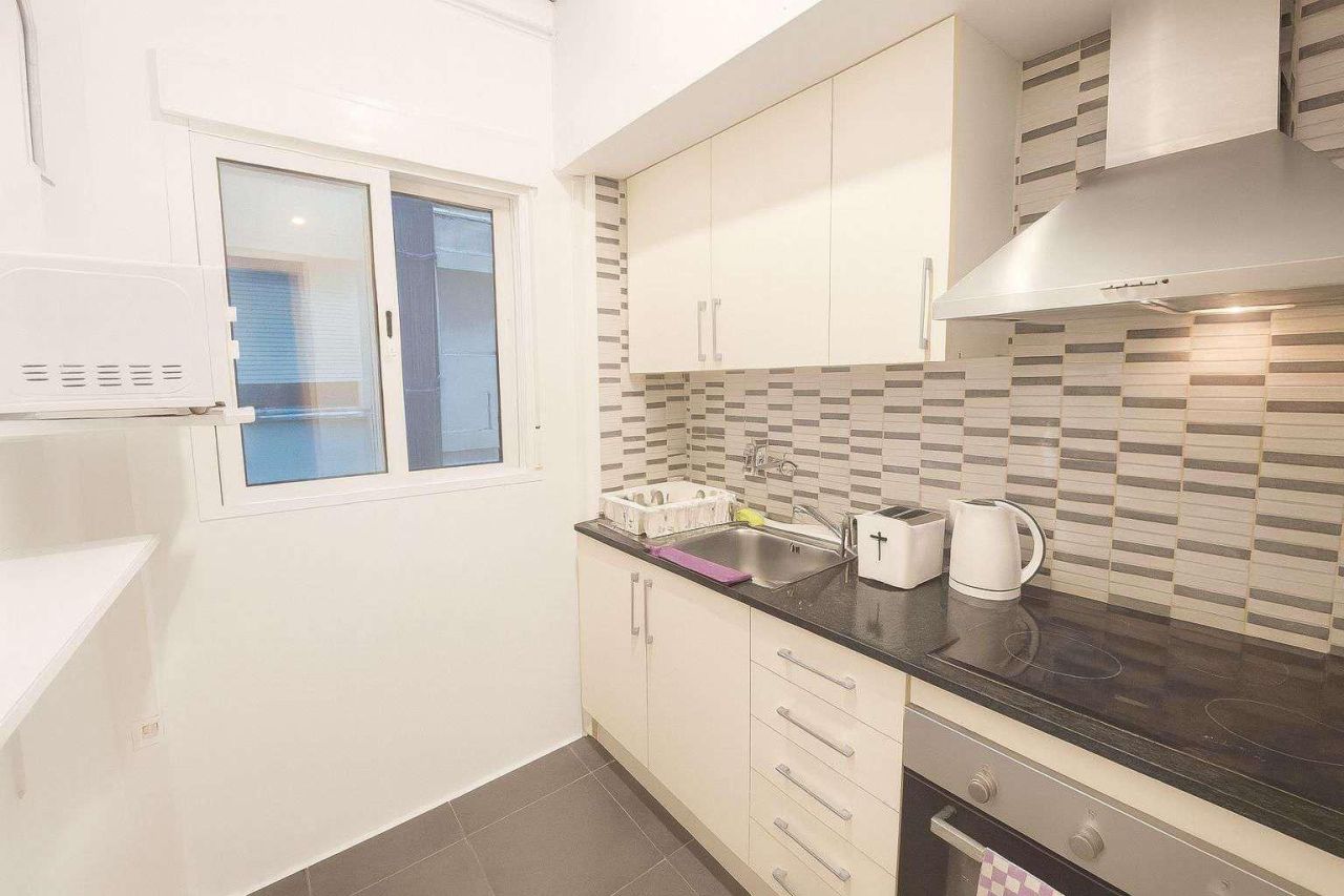 Коммерческая недвижимость в Барселоне, Испания, 180 м² - фото 6