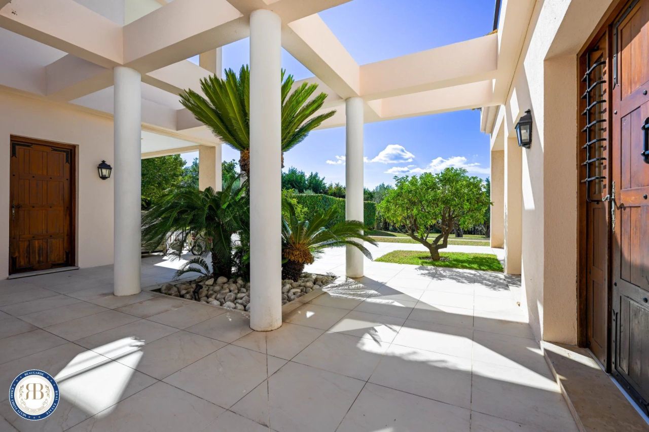 Дом в Мужене, Франция, 307 м² - фото 3