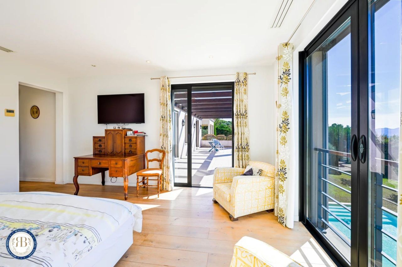 Дом в Мужене, Франция, 307 м² - фото 13