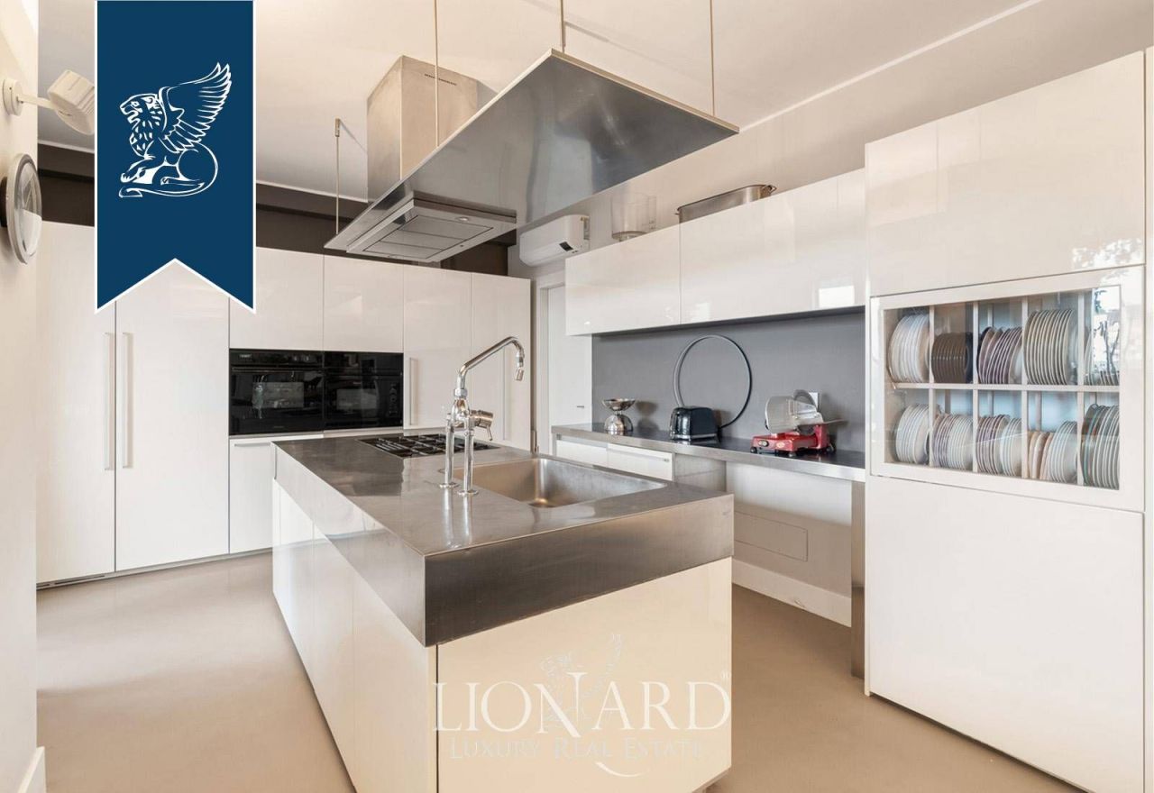 Апартаменты в Милане, Италия, 263 м² - фото 12