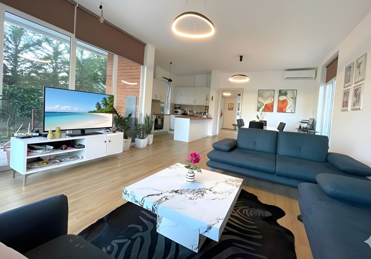 Вилла в Тиране, Албания, 200 м² - фото 1