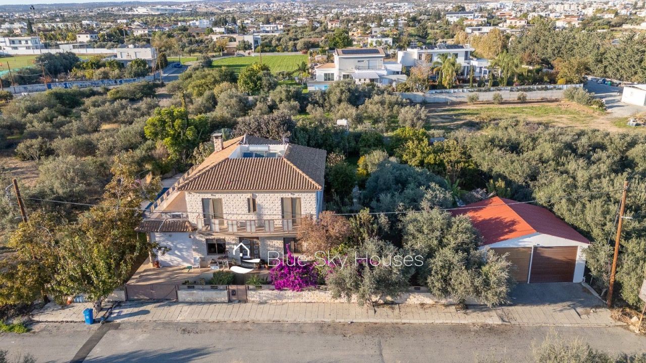 Вилла в Лимасоле, Кипр, 420 м² - фото 1