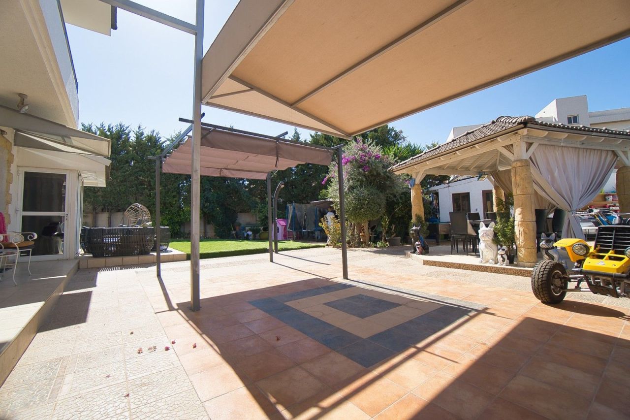 Вилла в Лимасоле, Кипр, 254 м² - фото 7