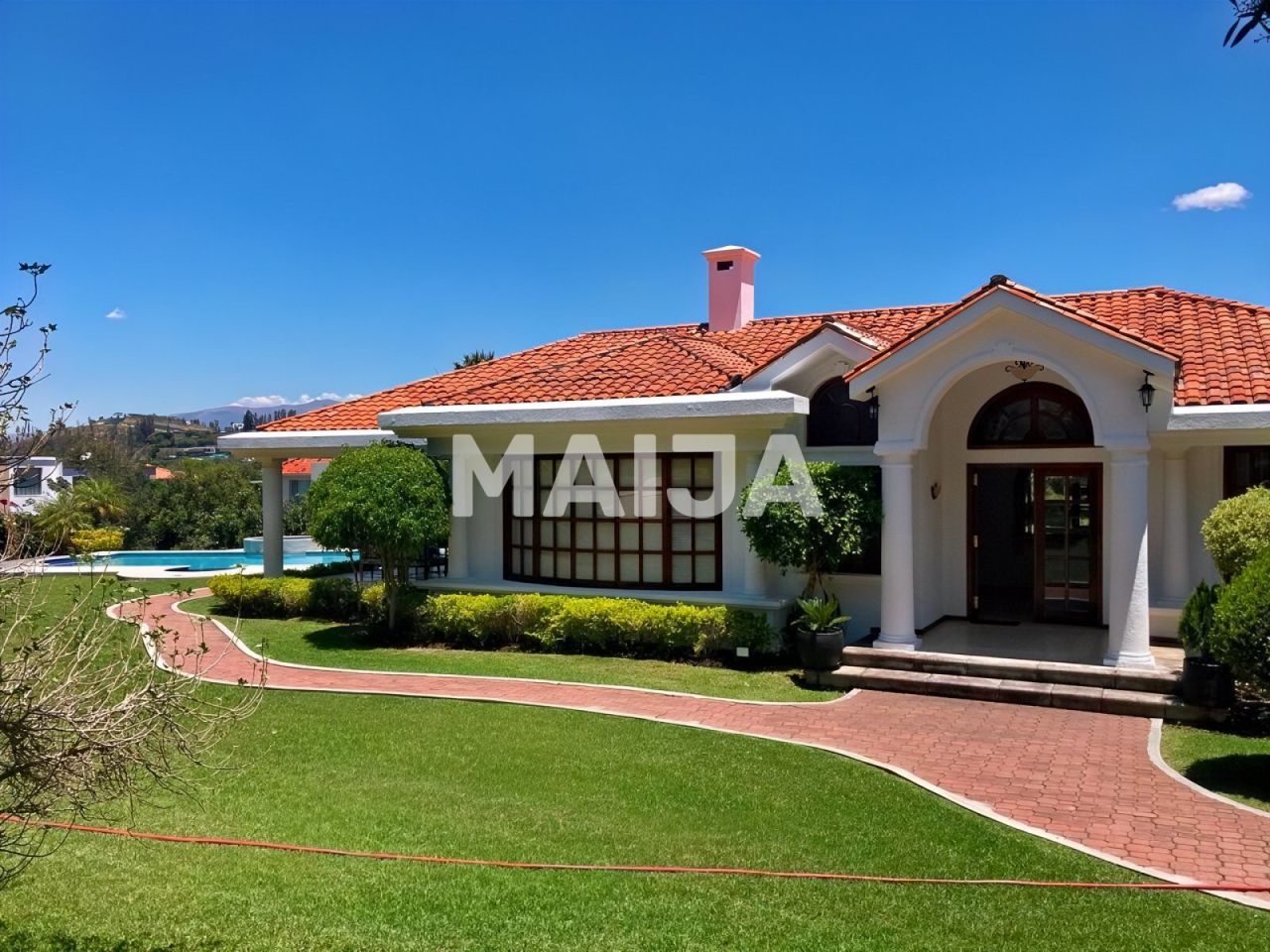 Дом Cumbaya, Эквадор, 450 м² - фото 1