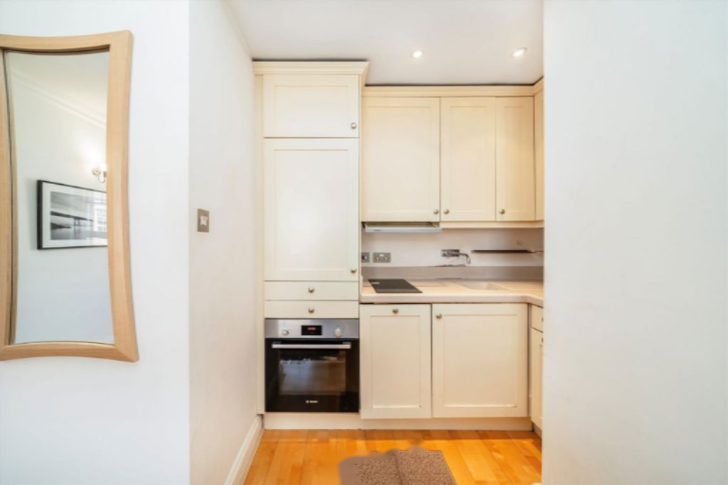 Квартира в Лондоне, Великобритания, 38 м² - фото 1