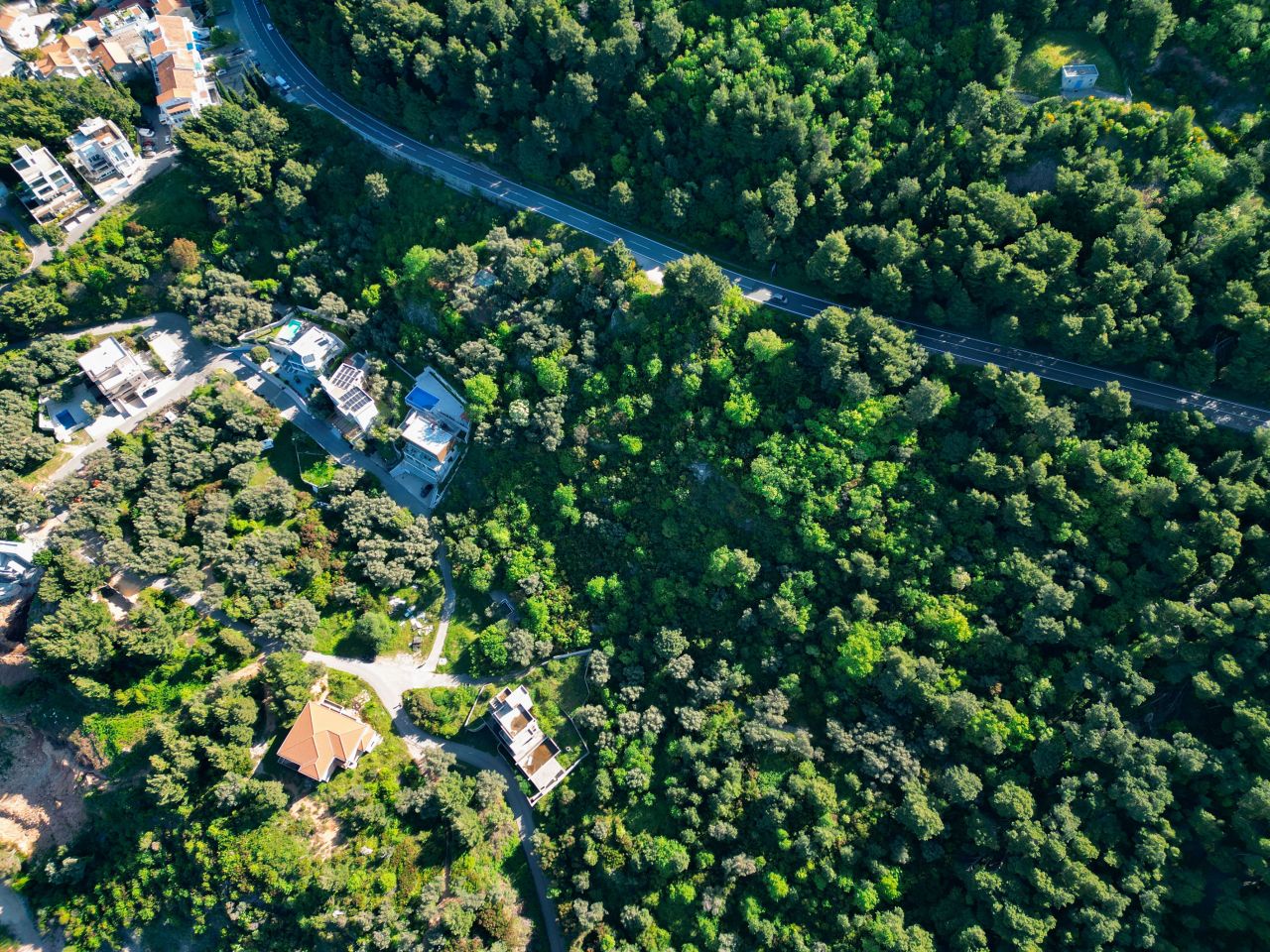 Земля в Будве, Черногория, 2 389 м² - фото 1