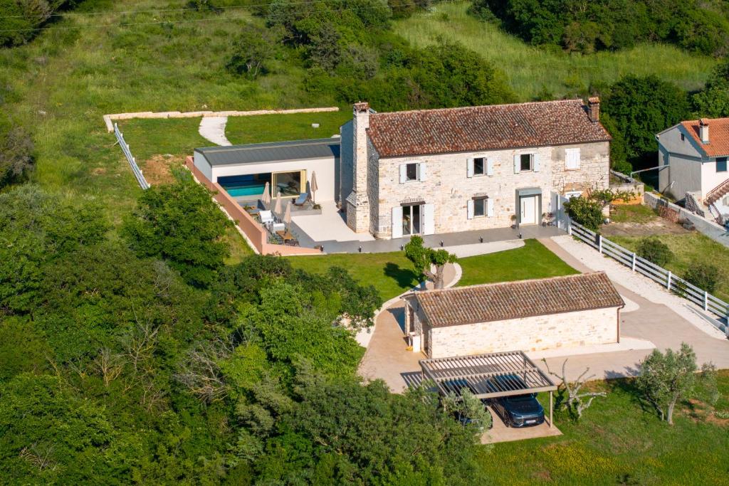 Вилла в Ровини, Хорватия, 400 м² - фото 1