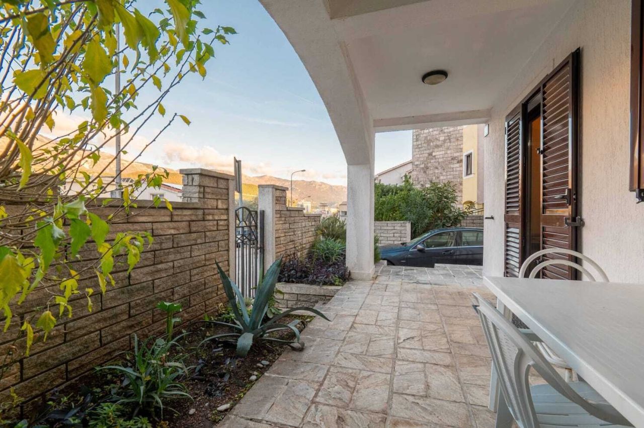 Таунхаус в Будве, Черногория, 102 м² - фото 1