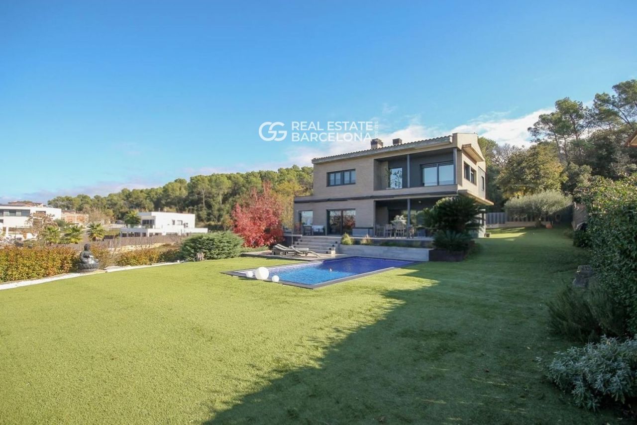 Дом в Барселоне, Испания, 537 м² - фото 1