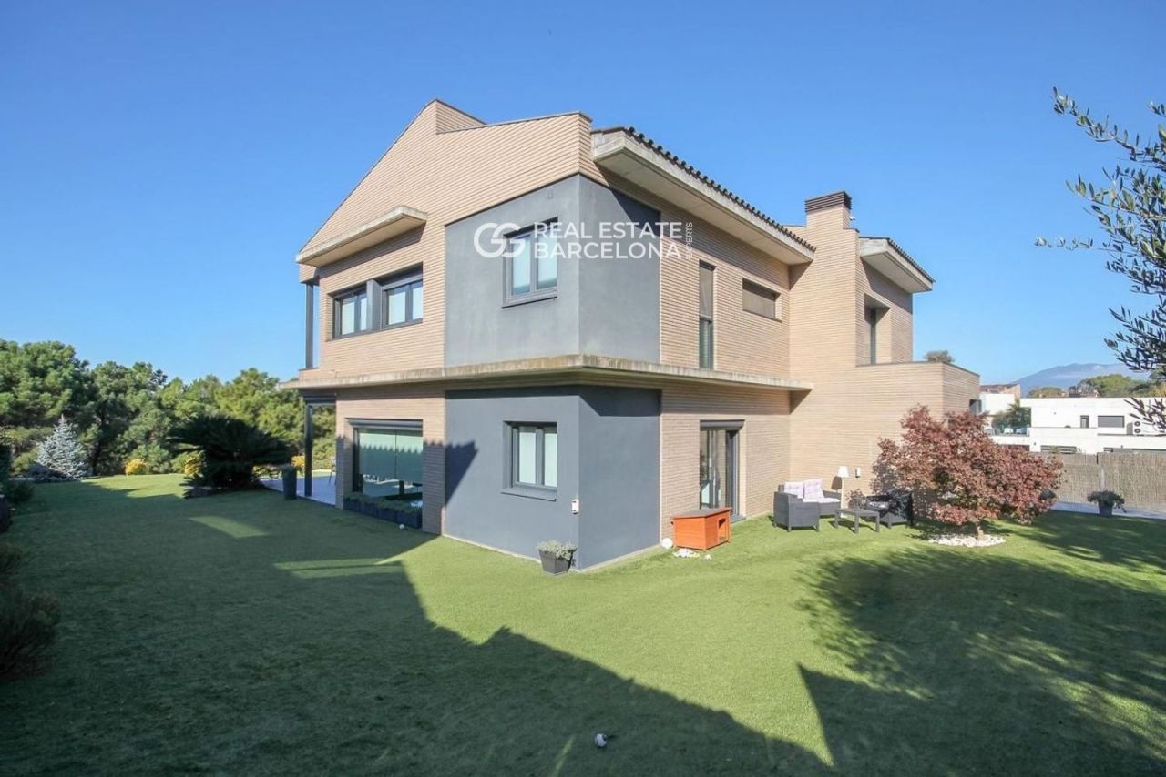 Дом в Барселоне, Испания, 537 м² - фото 4