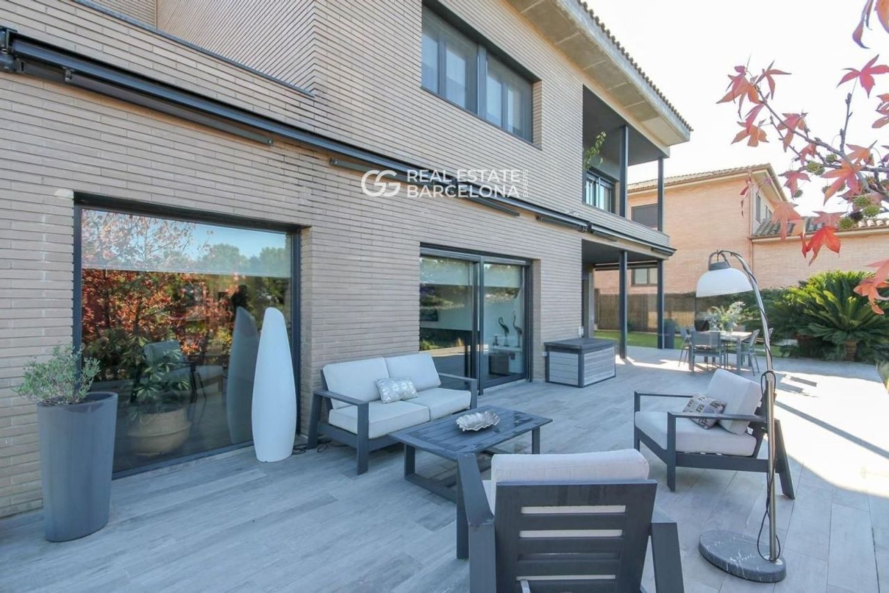 Дом в Барселоне, Испания, 537 м² - фото 11