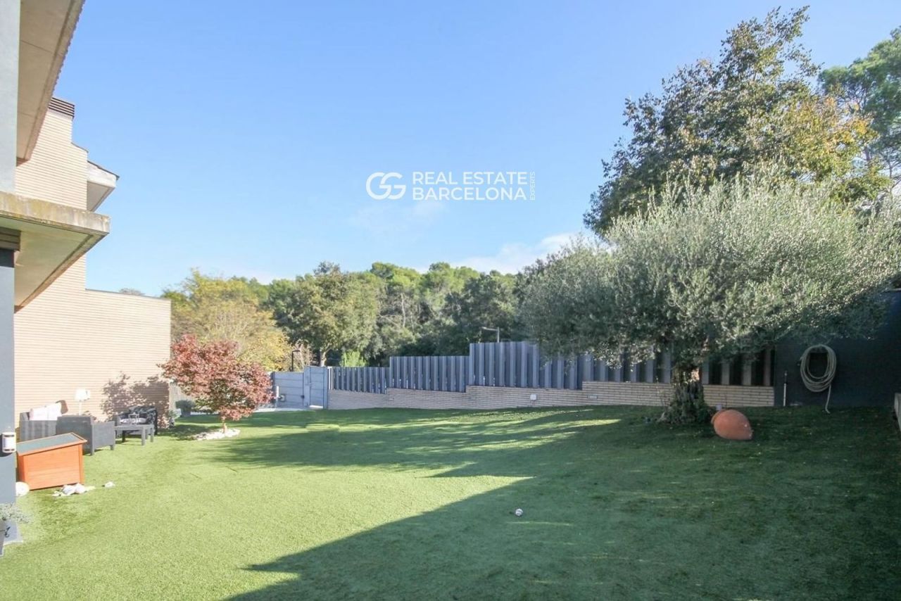 Дом в Барселоне, Испания, 537 м² - фото 13