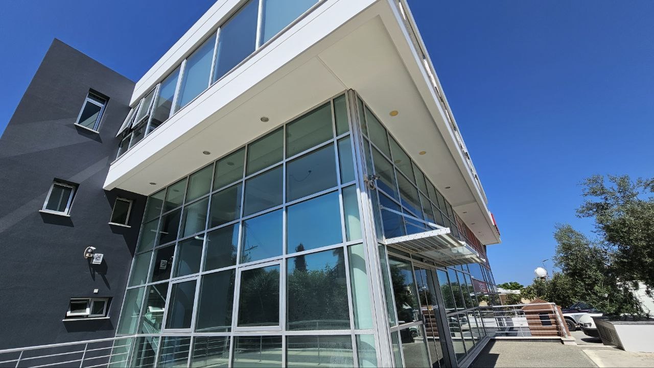 Офис в Пафосе, Кипр, 465 м² - фото 1