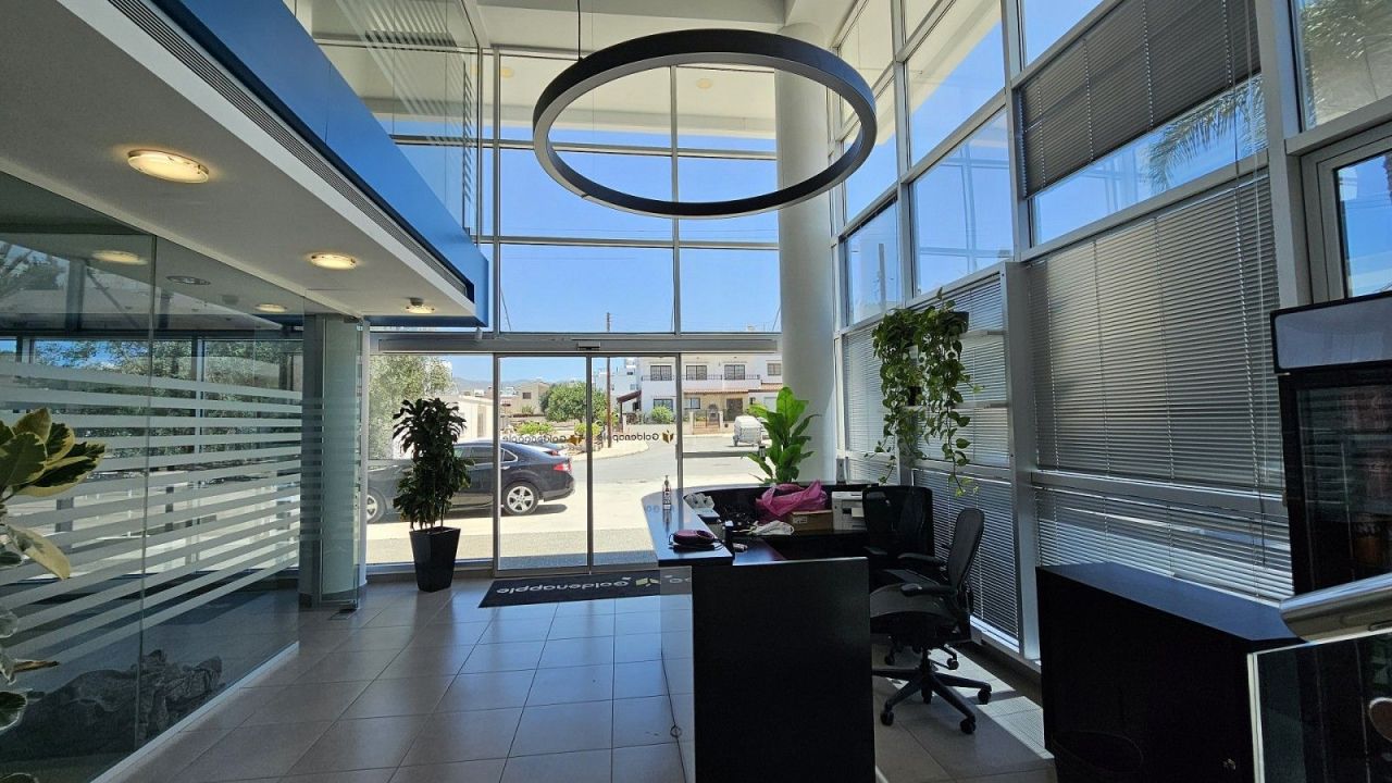 Офис в Пафосе, Кипр, 465 м² - фото 2