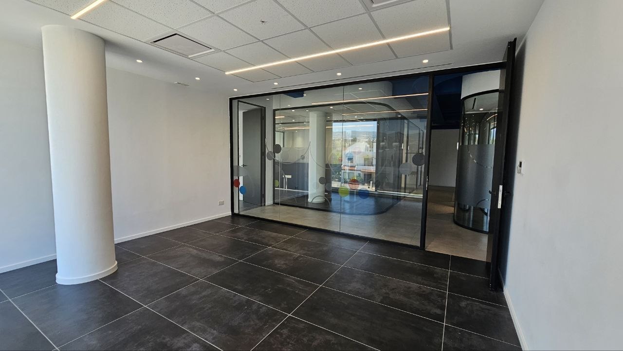 Офис в Пафосе, Кипр, 587 м² - фото 10