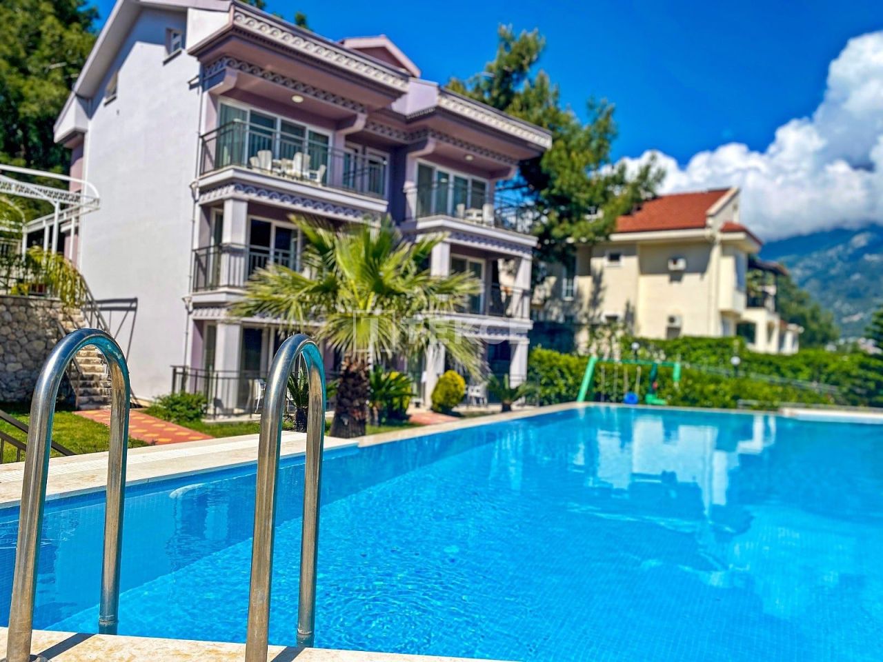 Отель, гостиница в Фетхие, Турция, 1 600 м² - фото 2