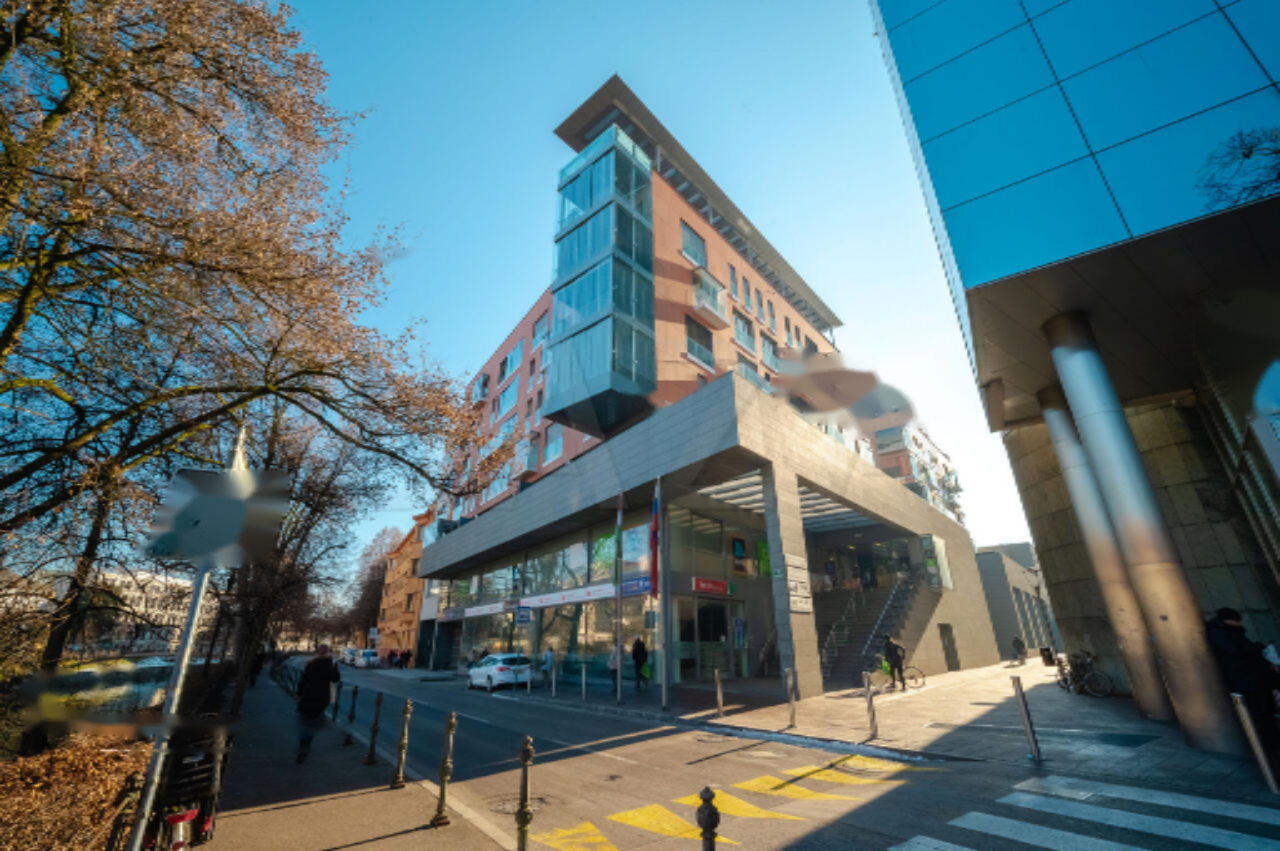 Офис в Любляне, Словения, 458 м² - фото 1