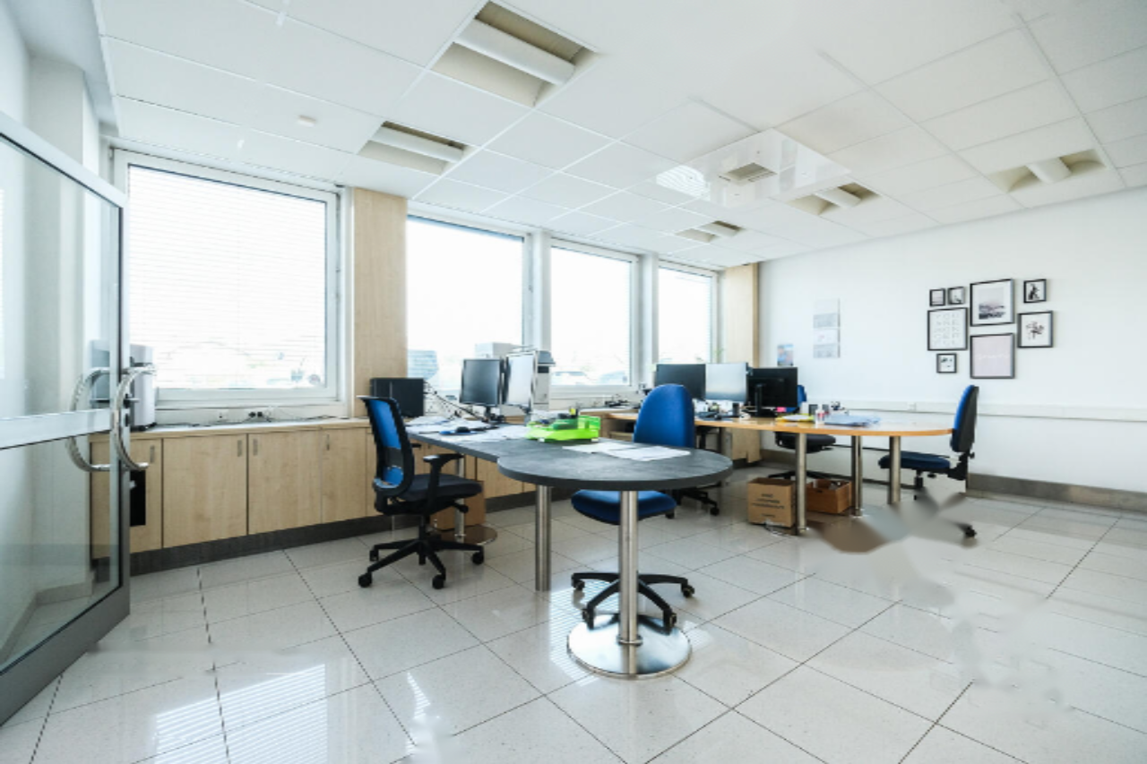 Офис в Любляне, Словения, 445 м² - фото 2