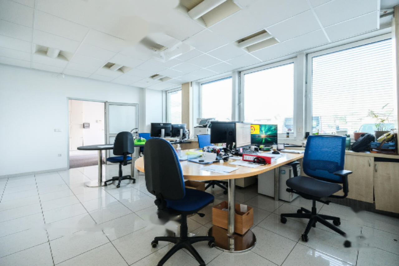 Офис в Любляне, Словения, 445 м² - фото 3