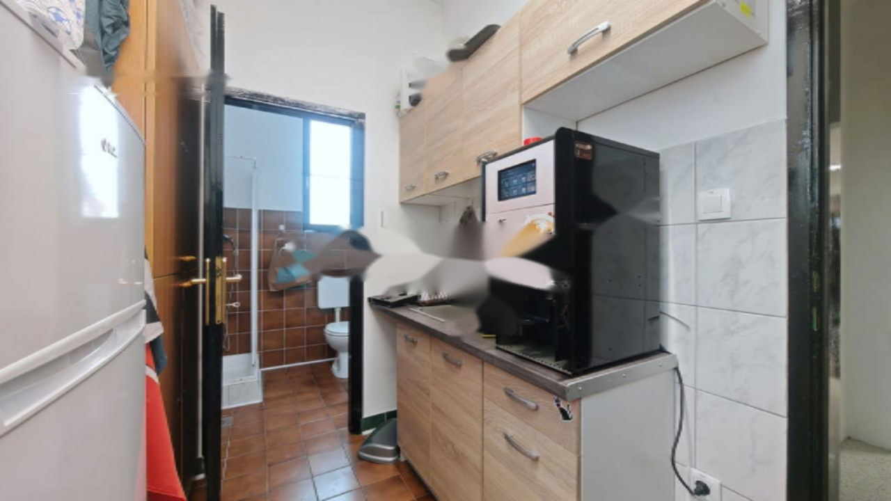 Офис в Любляне, Словения, 981 м² - фото 10