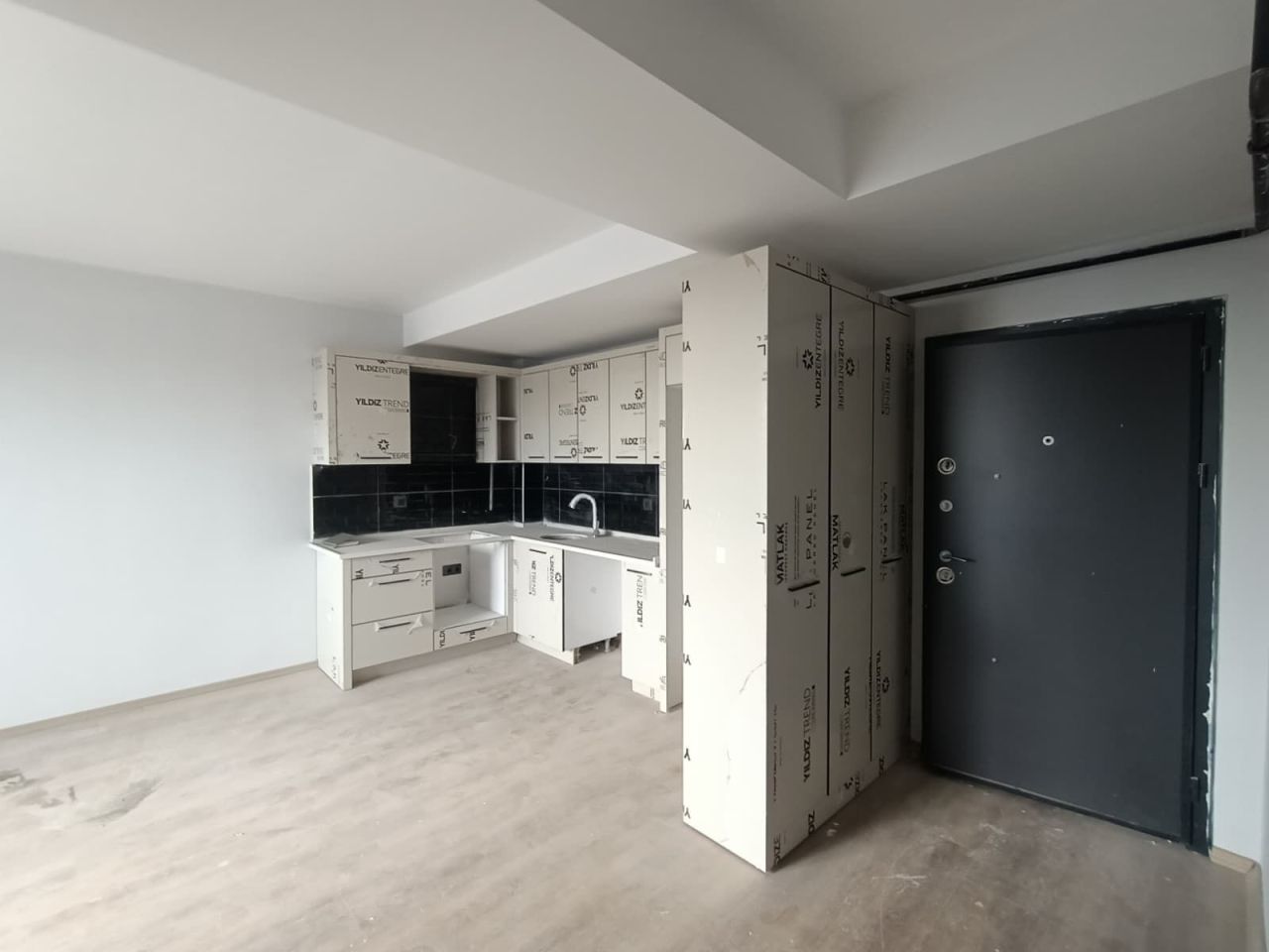 Квартира в Мерсине, Турция, 70 м² - фото 1