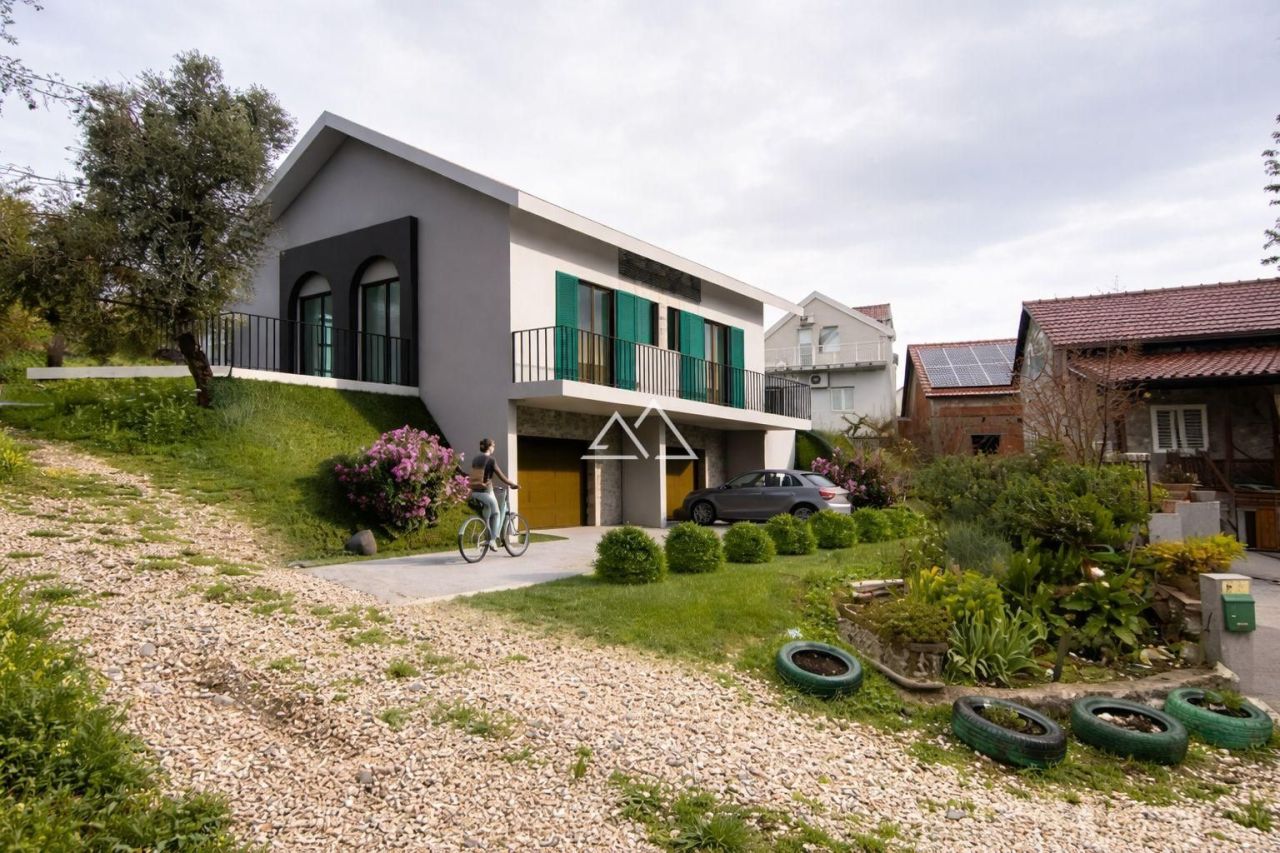 Вилла на полуострове Луштица, Черногория, 100 м² - фото 1