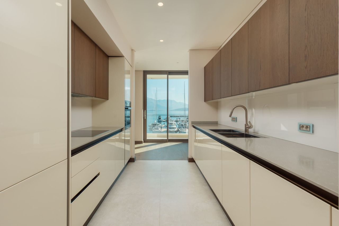 Апартаменты в Херцег-Нови, Черногория, 166 м² - фото 8