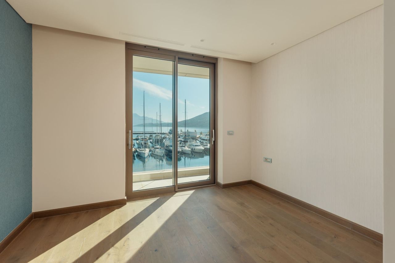 Апартаменты в Херцег-Нови, Черногория, 166 м² - фото 9