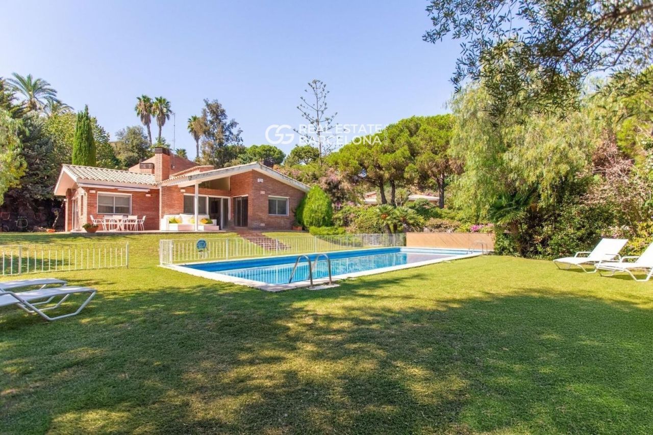 Дом Barcelona, Sant Andreu de Llavaneres, Испания, 543 м² - фото 2