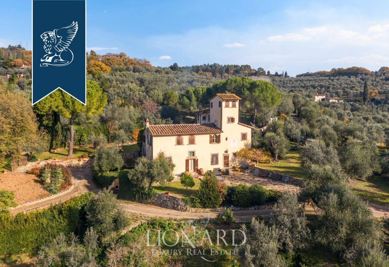 Вилла во Флоренции, Италия, 400 м² - фото 1