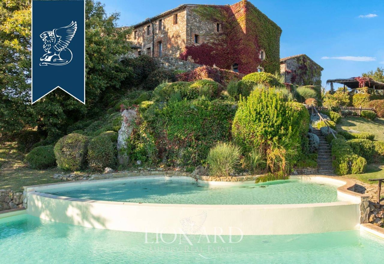 Ферма в Сиене, Италия, 900 м² - фото 2