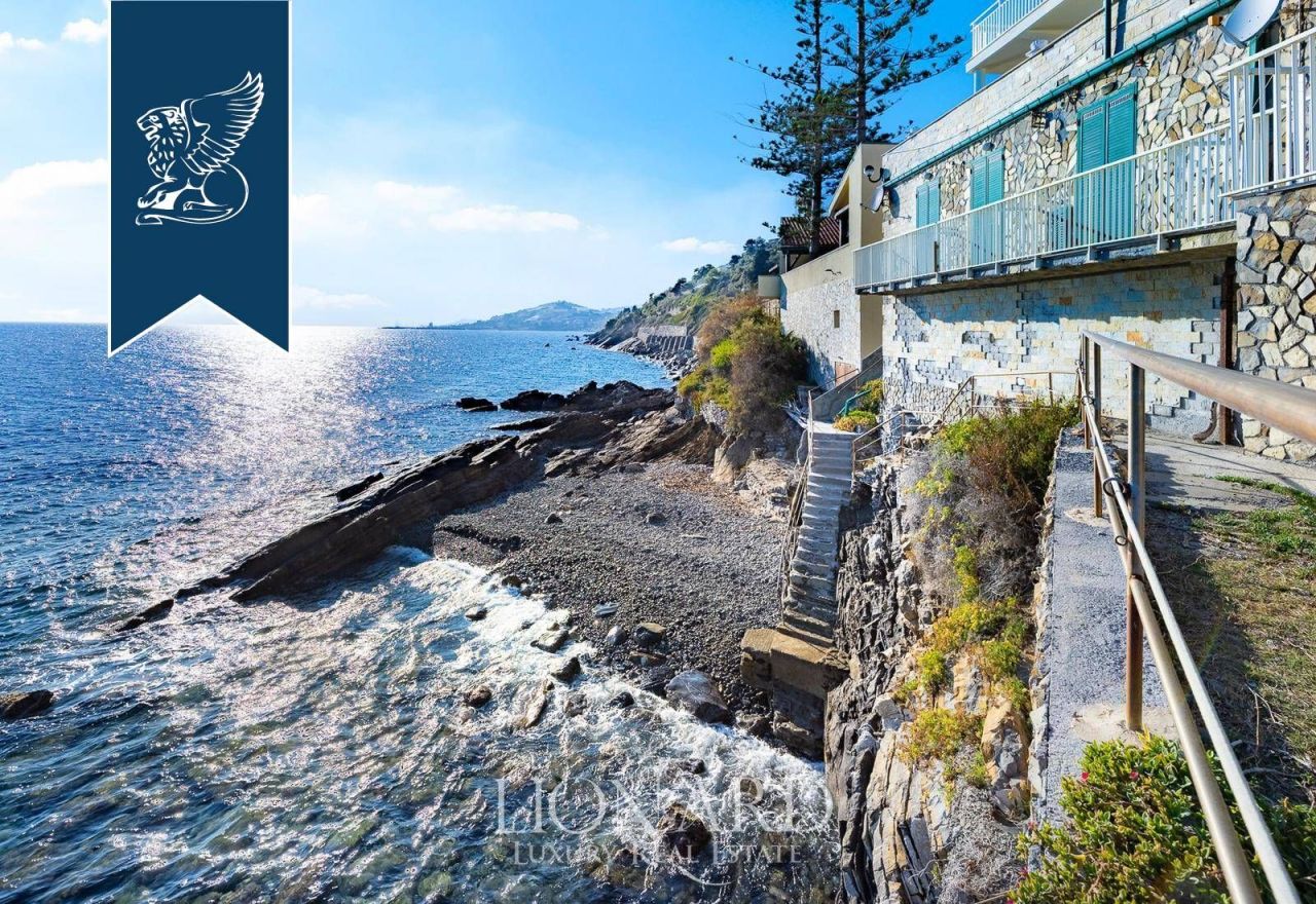 Апартаменты в Империи, Италия, 190 м² - фото 11