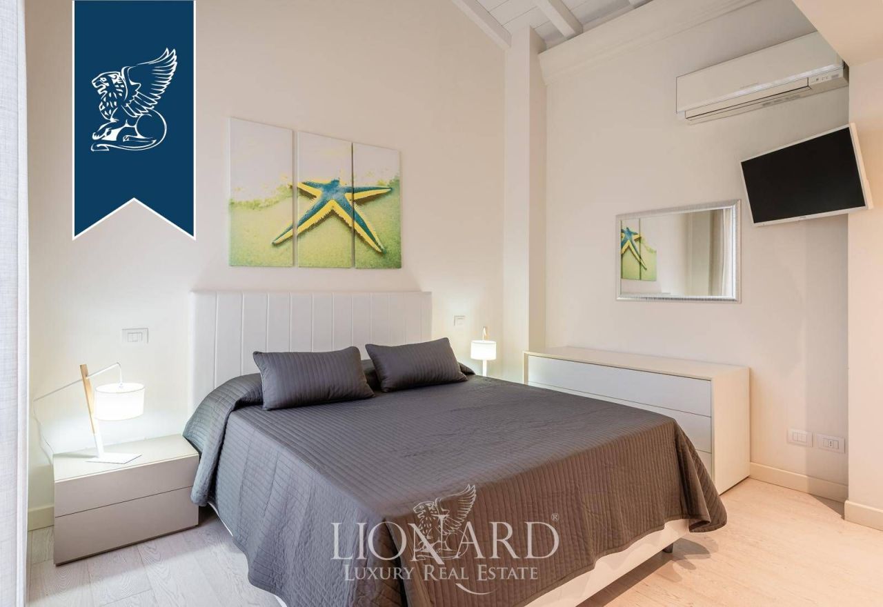 Вилла в Форте деи Марми, Италия, 240 м² - фото 12