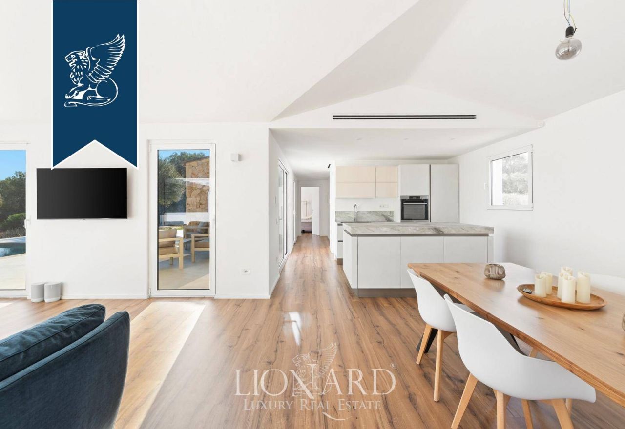 Вилла в Ольбии, Италия, 300 м² - фото 12