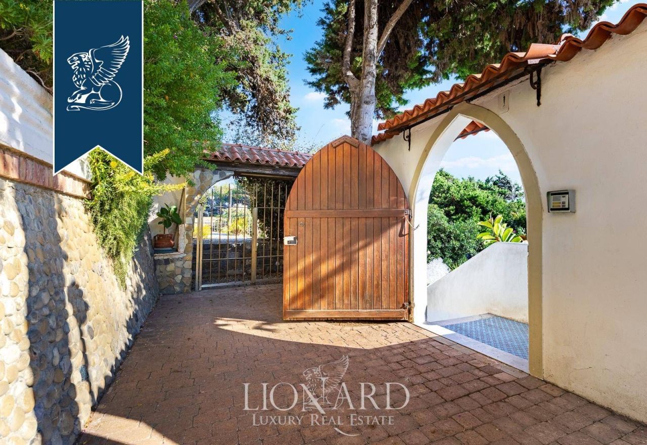 Апартаменты в Империи, Италия, 190 м² - фото 13