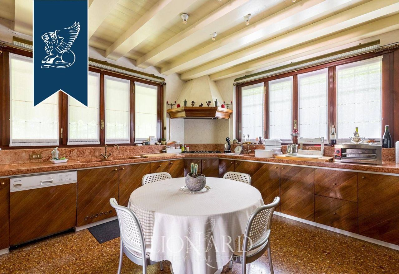 Вилла в Виченце, Италия, 1 050 м² - фото 13