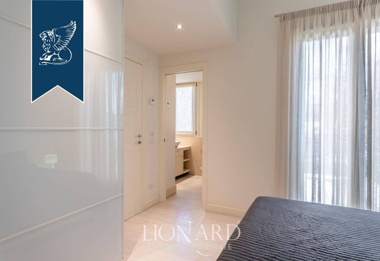 Вилла в Форте деи Марми, Италия, 240 м² - фото 13