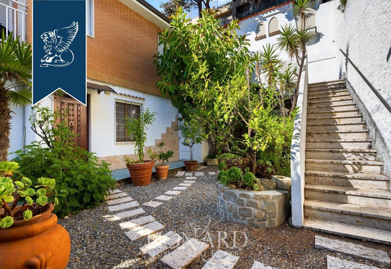 Апартаменты в Империи, Италия, 190 м² - фото 14