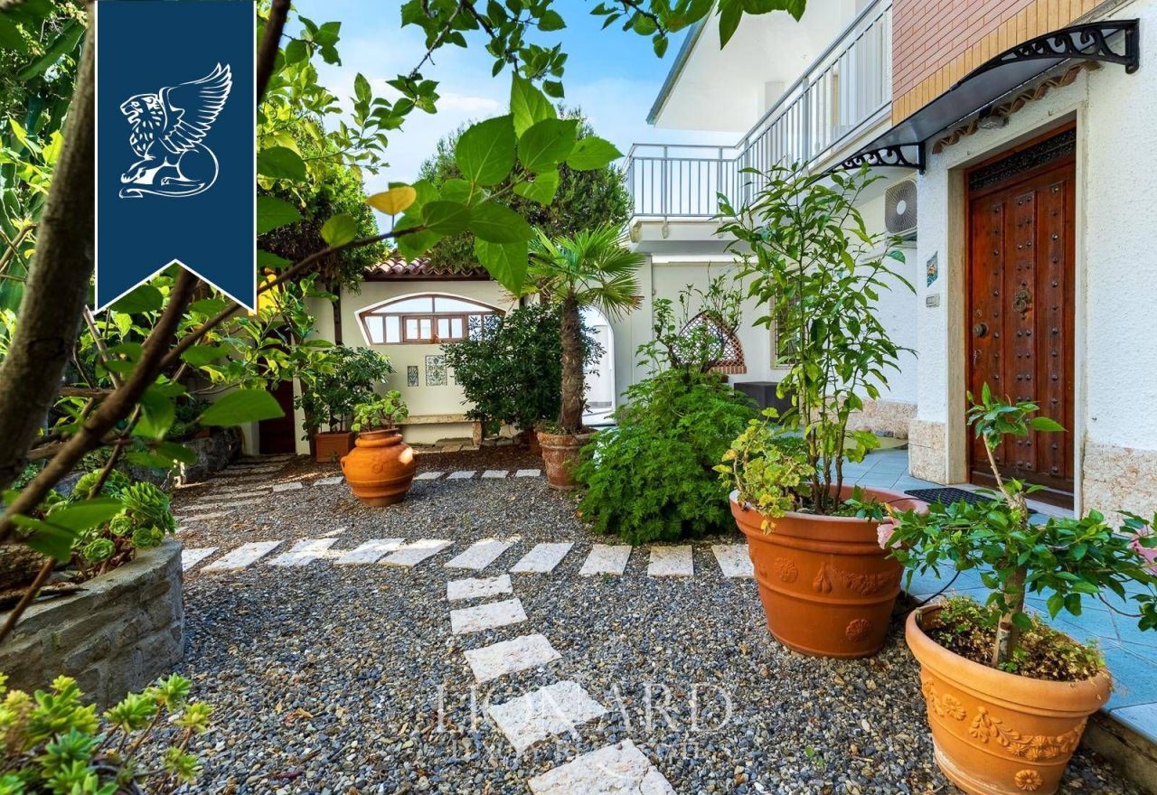 Апартаменты в Империи, Италия, 190 м² - фото 15