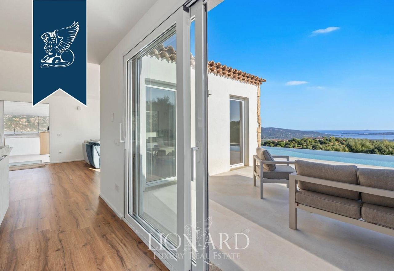 Вилла в Ольбии, Италия, 300 м² - фото 17