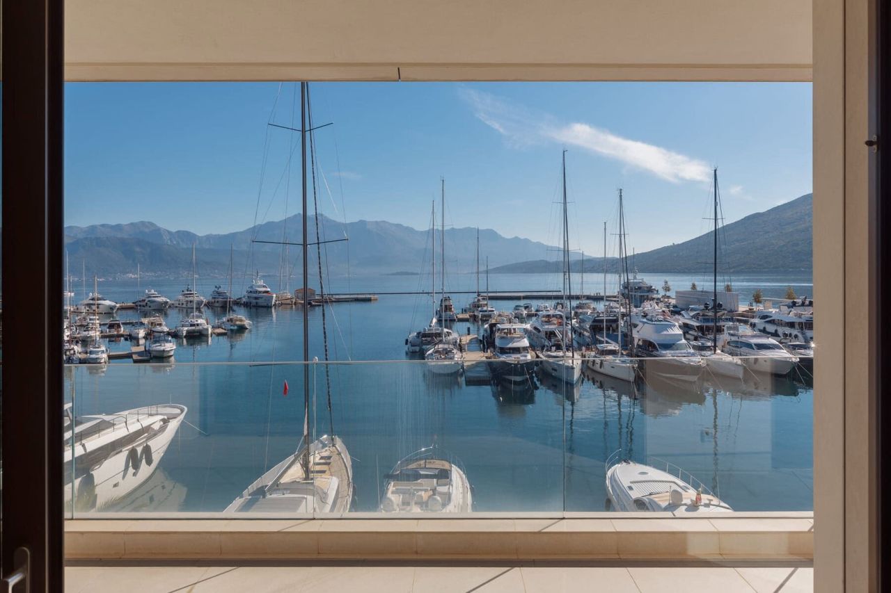 Апартаменты в Херцег-Нови, Черногория, 166 м² - фото 12