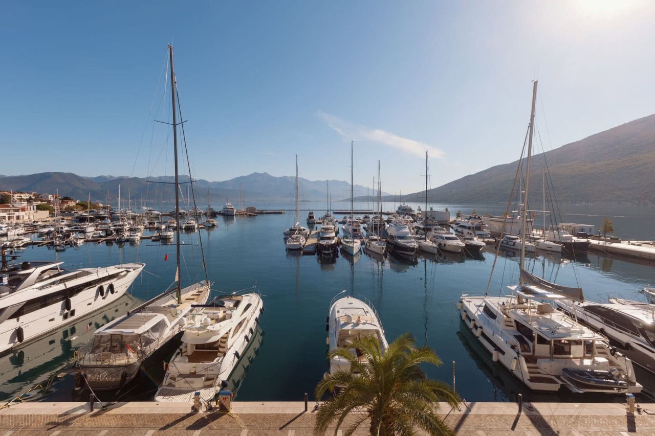 Апартаменты в Херцег-Нови, Черногория, 166 м² - фото 13