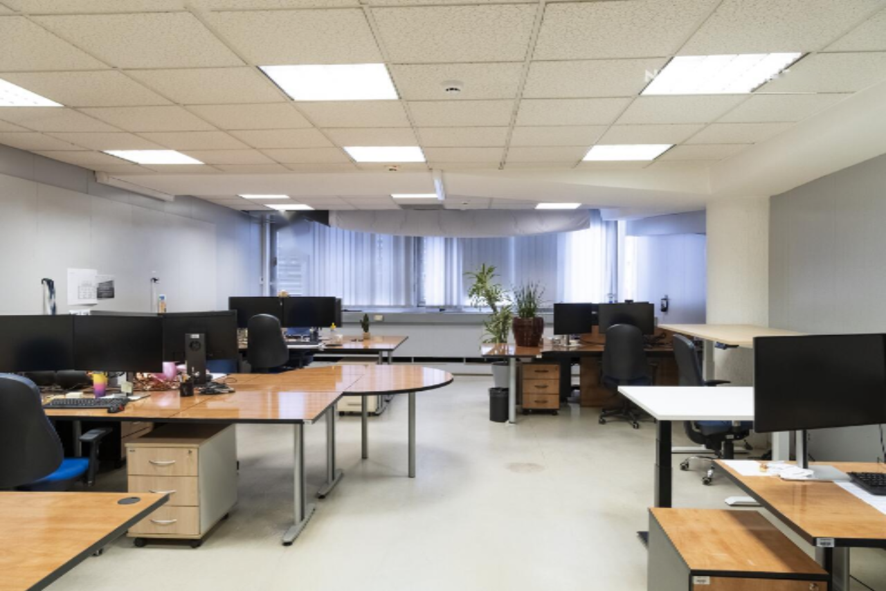 Офис в Любляне, Словения, 2 406 м² - фото 3