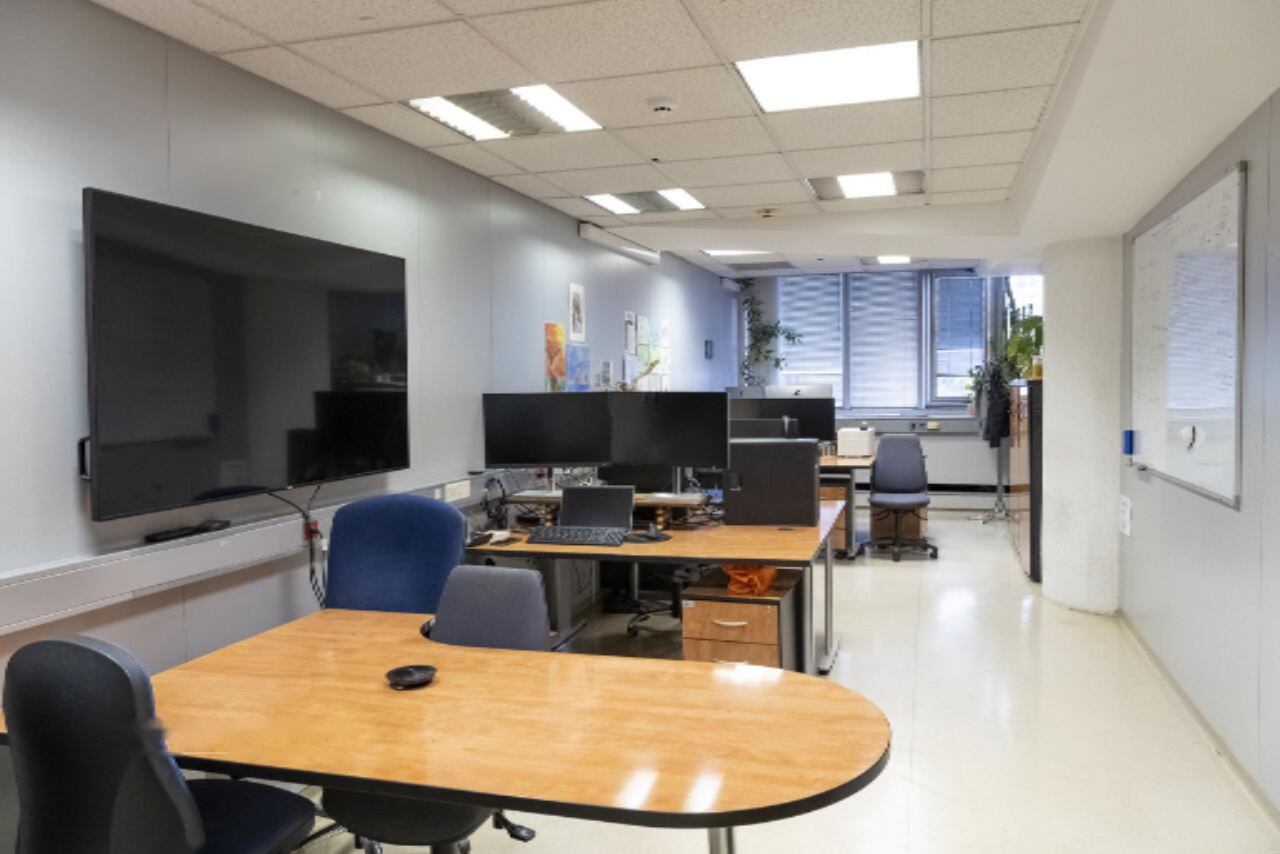 Офис в Любляне, Словения, 2 406 м² - фото 4