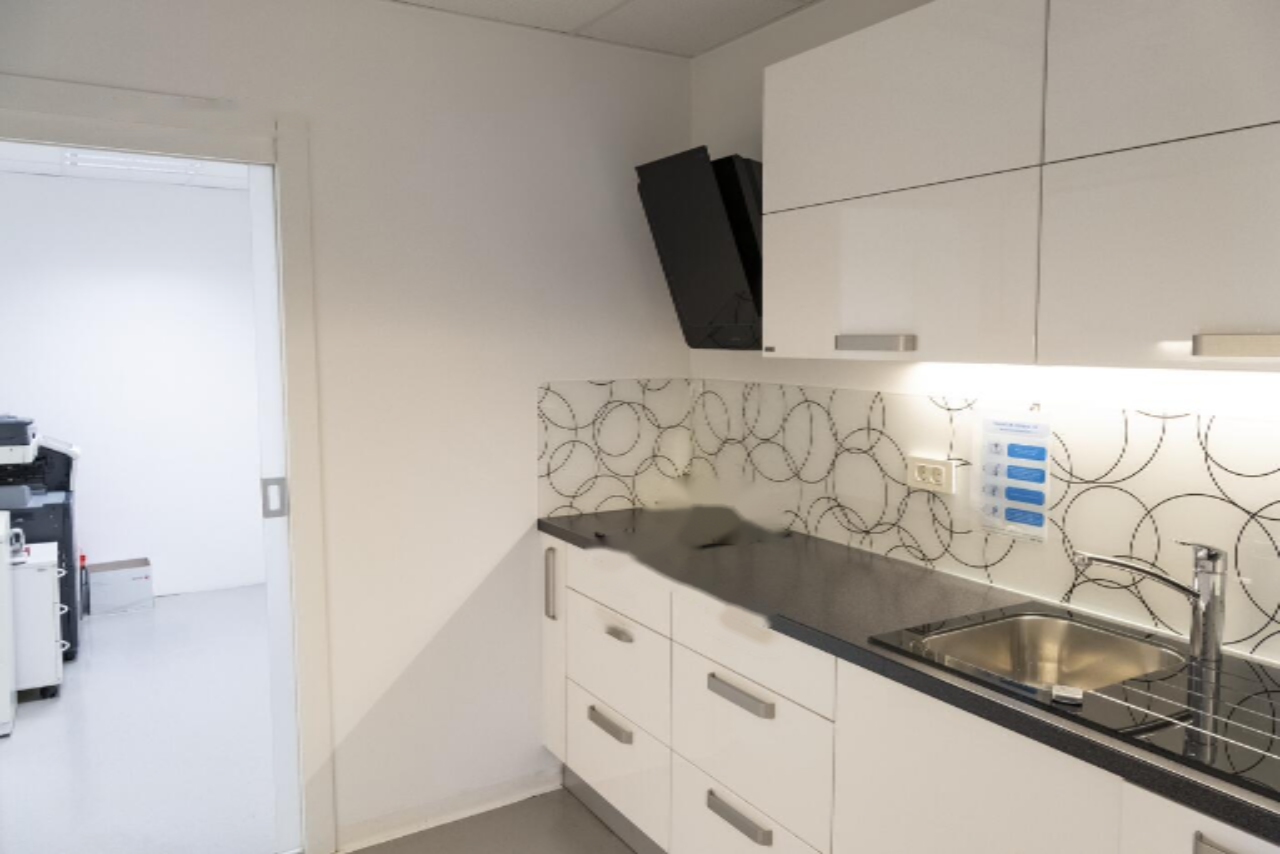 Офис в Любляне, Словения, 2 406 м² - фото 11