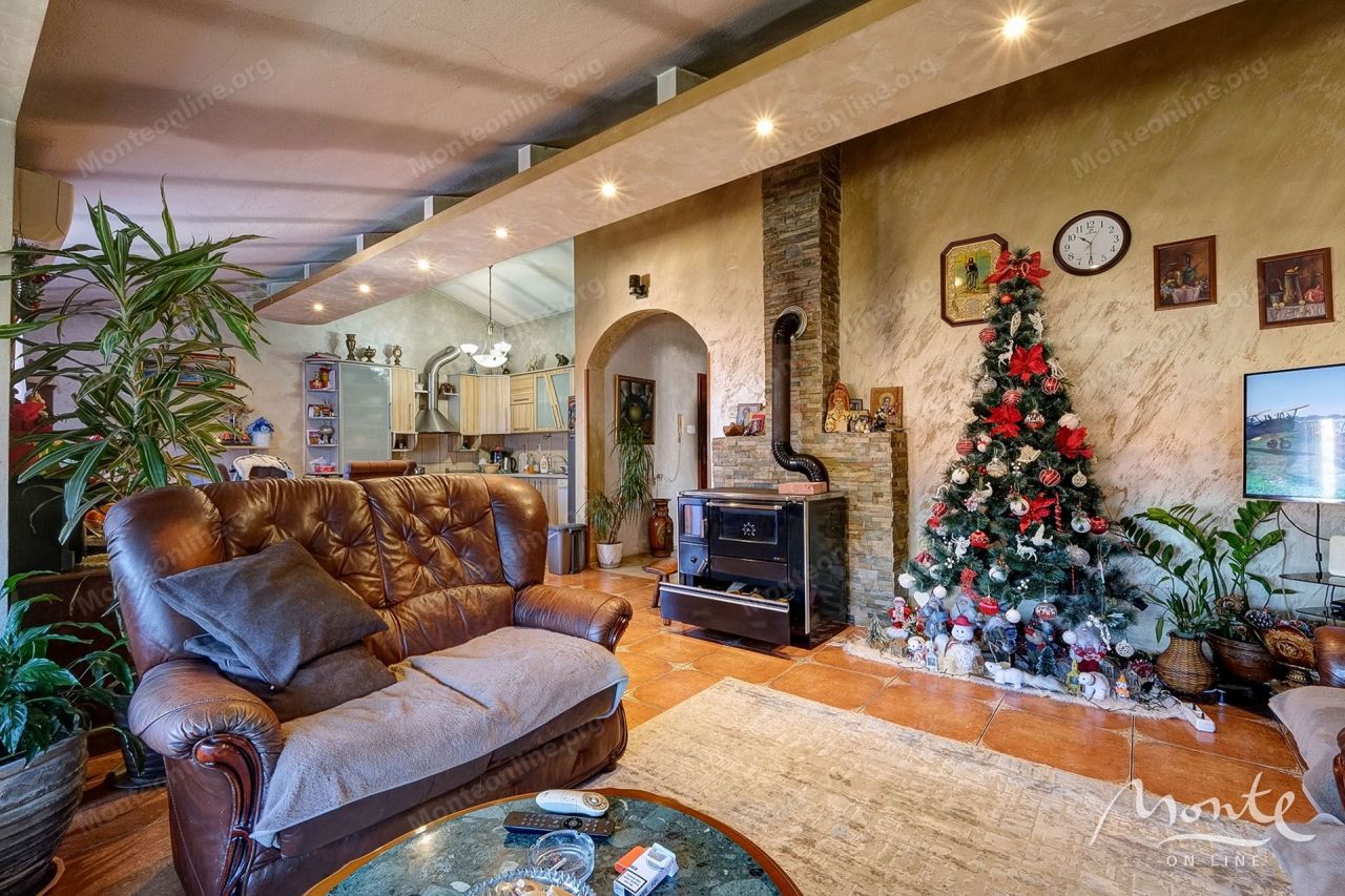 Вилла в Доброте, Черногория, 219 м² - фото 3