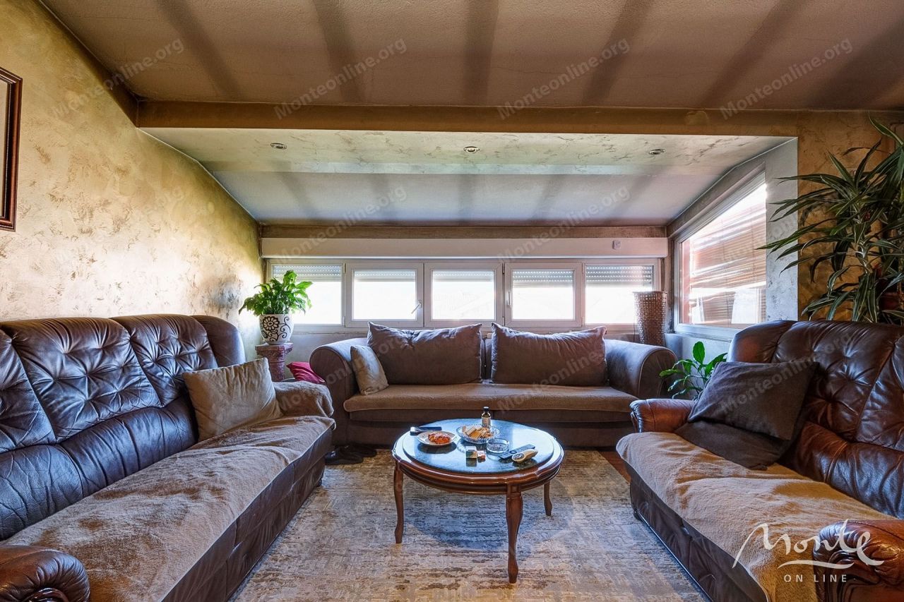 Вилла в Доброте, Черногория, 219 м² - фото 8