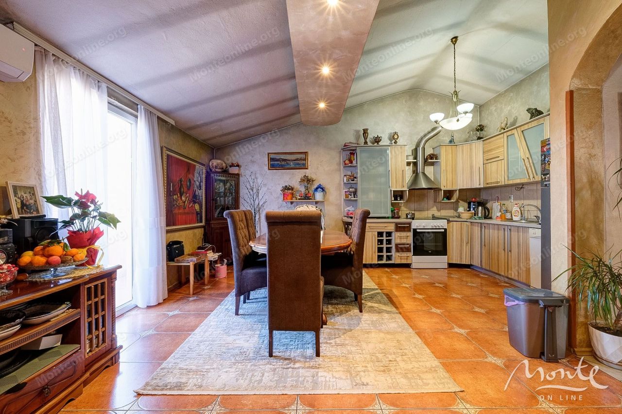 Вилла в Доброте, Черногория, 219 м² - фото 11