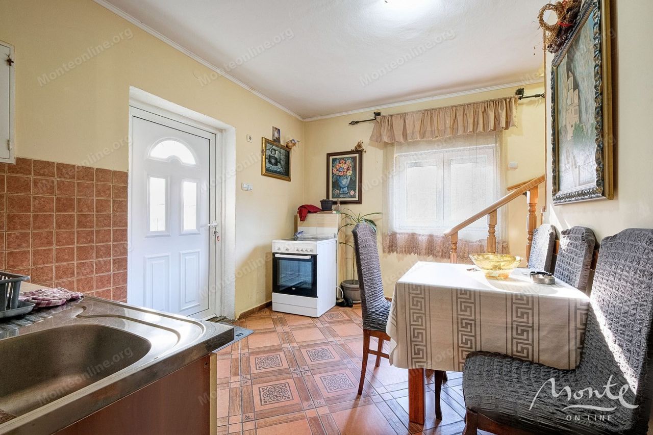 Вилла в Доброте, Черногория, 219 м² - фото 18