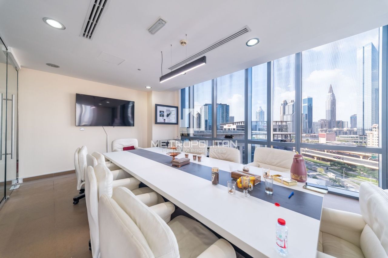 Офис в Дубае, ОАЭ, 341 м² - фото 1